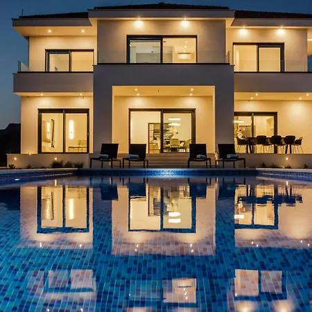 Vila Rose Jukici